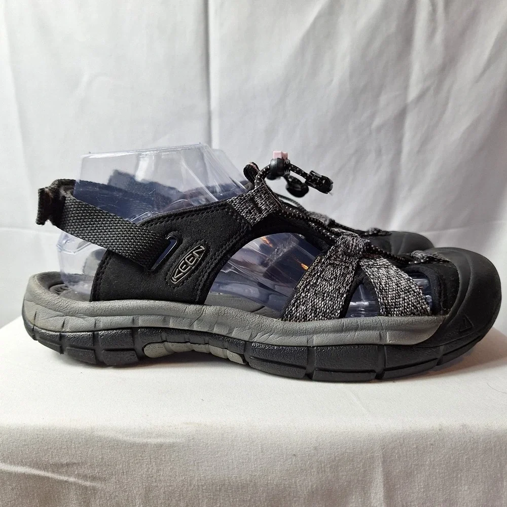 KEEN Ravine H2 Hiking Sandal Womens Sz 11 Black Gray Adjustable Bungee Closure